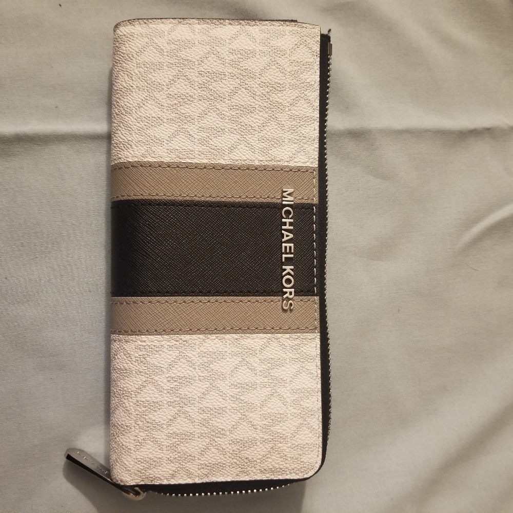 Michael Kors wallet